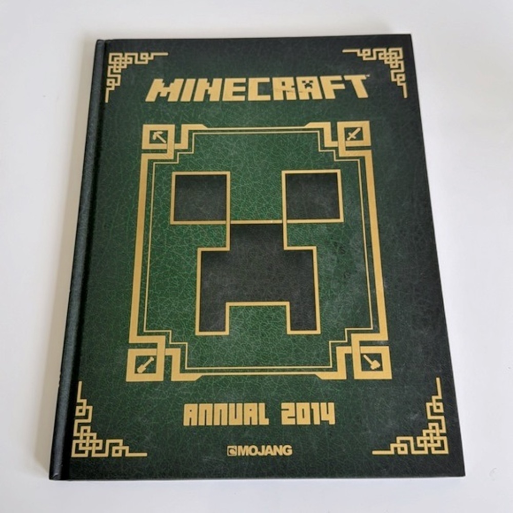 🌟HOST PICK🌟 “Minecraft Annual 2014” hard cover book